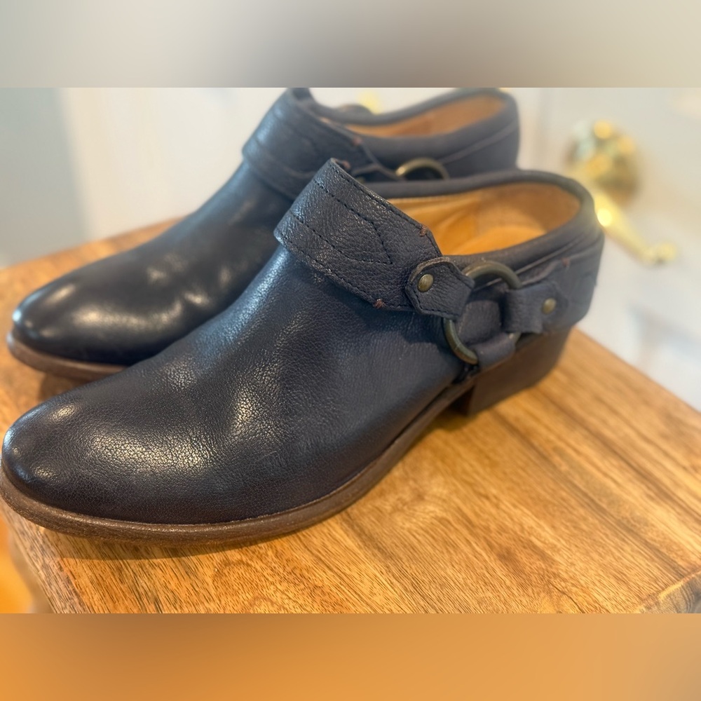 Women's Beautiful Navy Harness  Frye  Leather Ankle Boots/Mule in size 7.